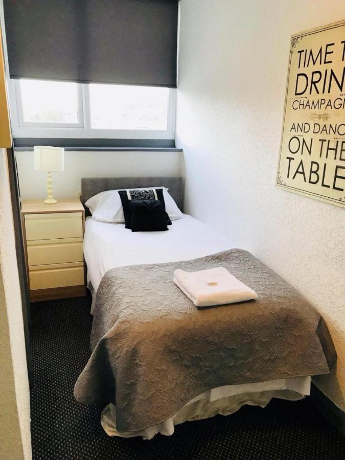 The Traxx Hotel بانغور المظهر الخارجي الصورة